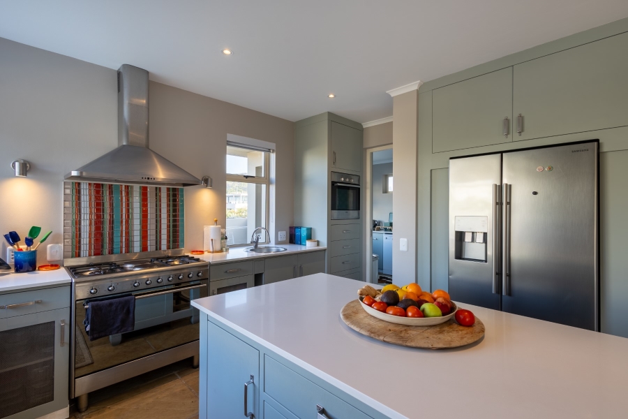 4 Bedroom Property for Sale in Whale Rock Beach Western Cape